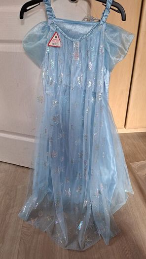 girl frozen dress