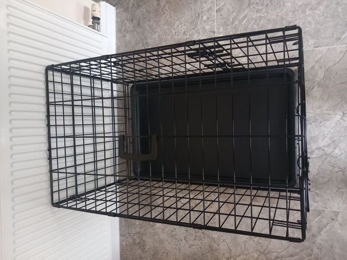 medium dog travel crate.