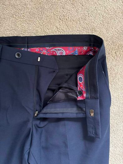 Bennetti Navy Three-Piece Suit (36R / 32R)