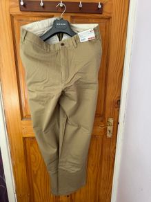 Uniqlo straight chino pant