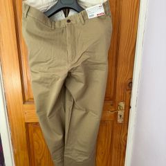 Uniqlo straight chino pant