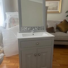 Bathroom vanity unit
