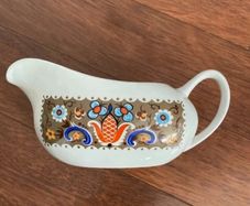 Vintage Woods And Sons Bayeux Pattern Side Plates & Gravy Boat
