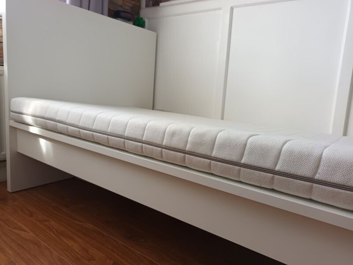 Single bed