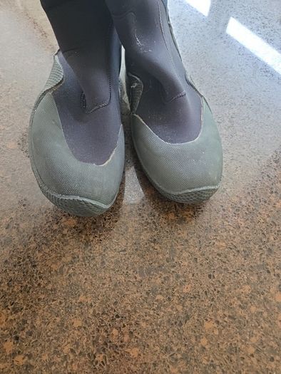 Gola water booties uk9