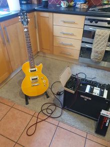 Electric guitar bundle