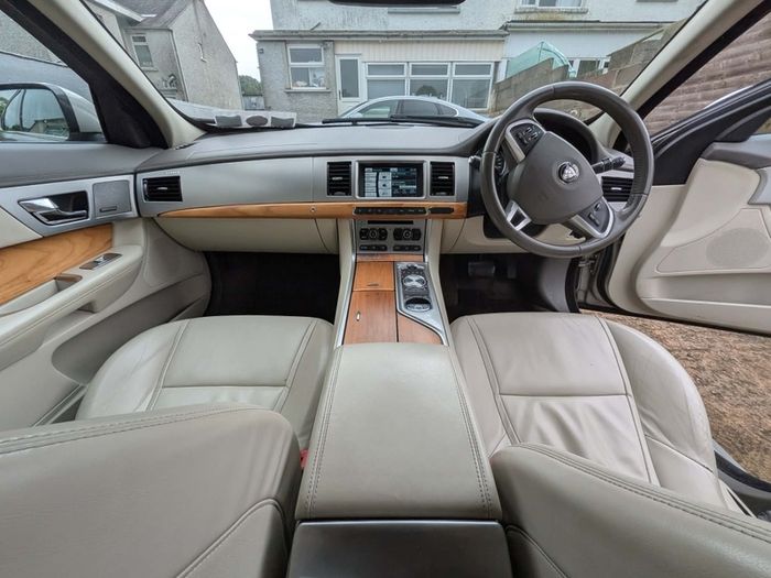2014 Jaguar Xf