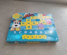 Scrabble junior Like New