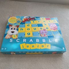 Scrabble junior Like New