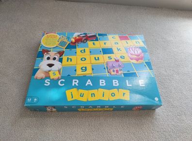 Scrabble junior Like New