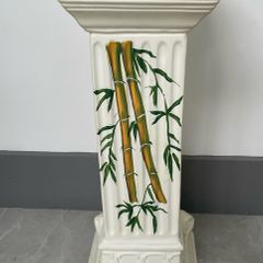 Pedestal stand