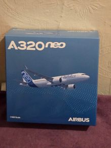 Brand New Airbus A320 Neo scale model 1/400