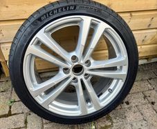 Audi OEM 18inch alloys 8V0601025 AJ