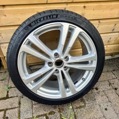 Audi OEM 18inch alloys 8V0601025 AJ