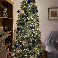 Puleo 7.5ft Slim Kensington Tree