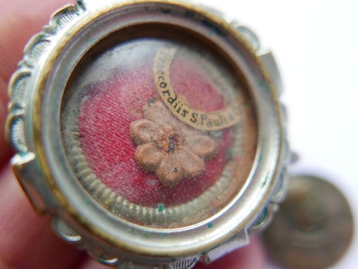 Antique Relic of Ex Praecordiis S.Paulia - Reliquary - Saint