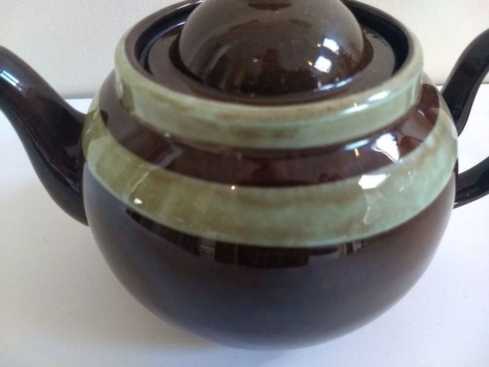 Fabulous Mid-Large Brown Betty Teapot, by Alcock, Lindley and Bloore, With Mint Green Mottled Stripes, Holds One Litre/ 1.75 Pints