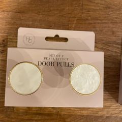 knobs