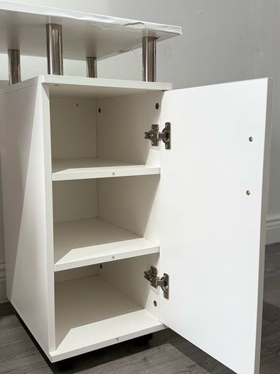 manicure table