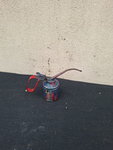 vintage oil can postage possible