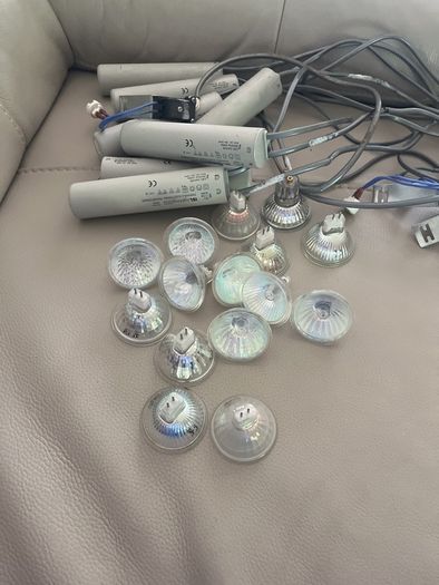 Transformers and bulbs for downlighters