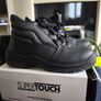 Safety work boots and shoes Image 7