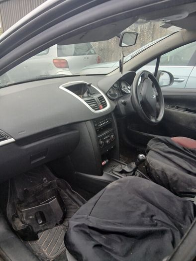 Peugeot 207 for parts
