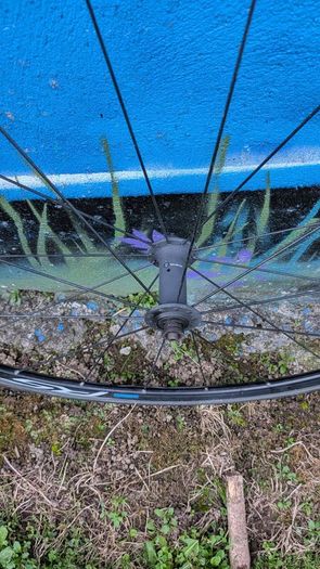 Road bike wheel Shimano RS