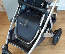UPPAbaby Vista V2 Travel System Bundle (+ BuggyBoard & Changing Bag)