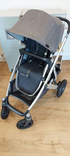 UPPAbaby Vista V2 Travel System Bundle (+Ergobaby 360, BuggyBoard & Changing Bag)
