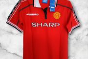 Man Utd (retro) (yorke 19) Jersey ,size : L .