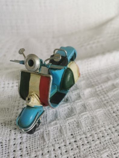 Metal Italian retro scooter