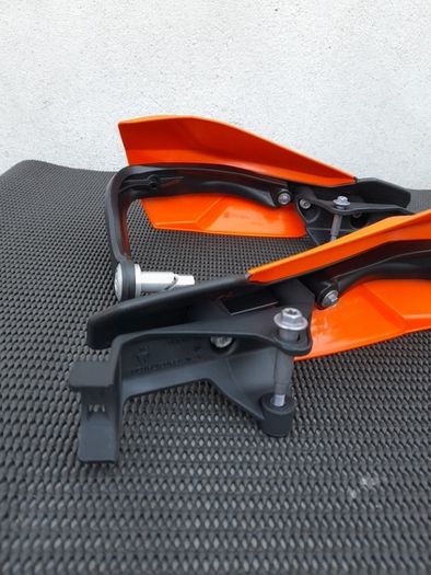 KTM 690 SMCR Handguards