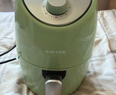 Salter 2 L air fryer- never used