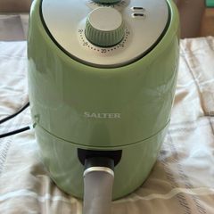 Salter 2 L air fryer- never used