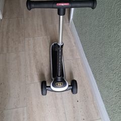 Child's scooter