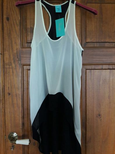 Black and cream top Size Small Tags attached