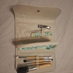 New nail and brush set
