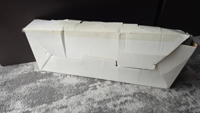 1:130 scale KLM Boeing 747-400 Travel agent model