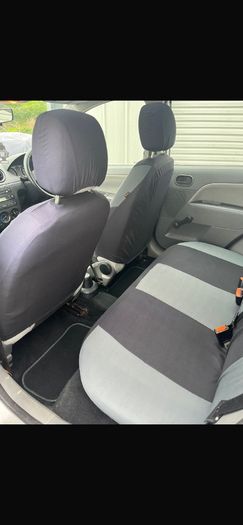 2004 Ford Fiesta