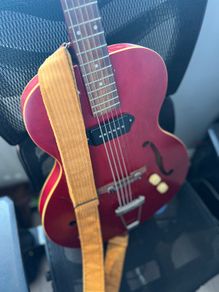 Epiphone Century Archtop Inspired by "1966"