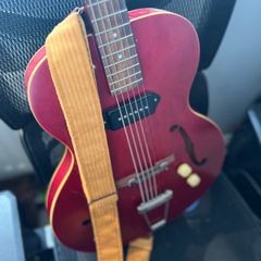 Epiphone Century Archtop Inspired by "1966"