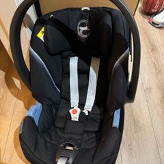 Cybex Aton 5 Car Seat with Base