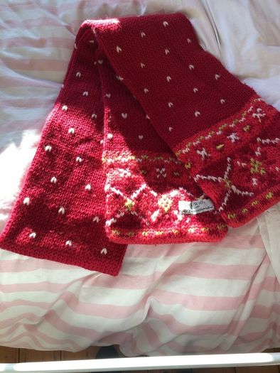 Jack Willis winter wooden scarf
