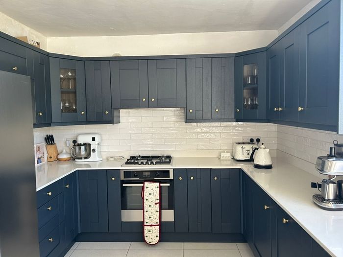 Kitchen with quartz worktop