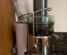 Sage juicer