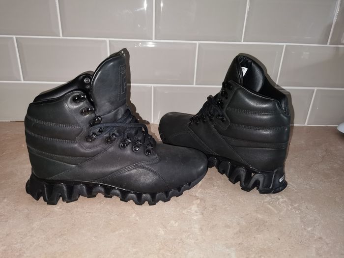 Men's Reebok boots Genuine leather Black Winter Sneakers EUR40 US7.5 UK6.5