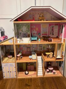 KidKraft Dolls house