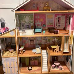 KidKraft Dolls house