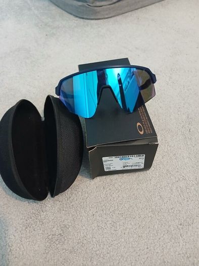 Oakley Sutro lite sweep